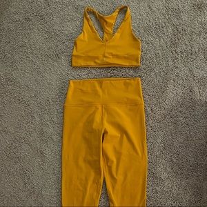 Set active bra and leggings